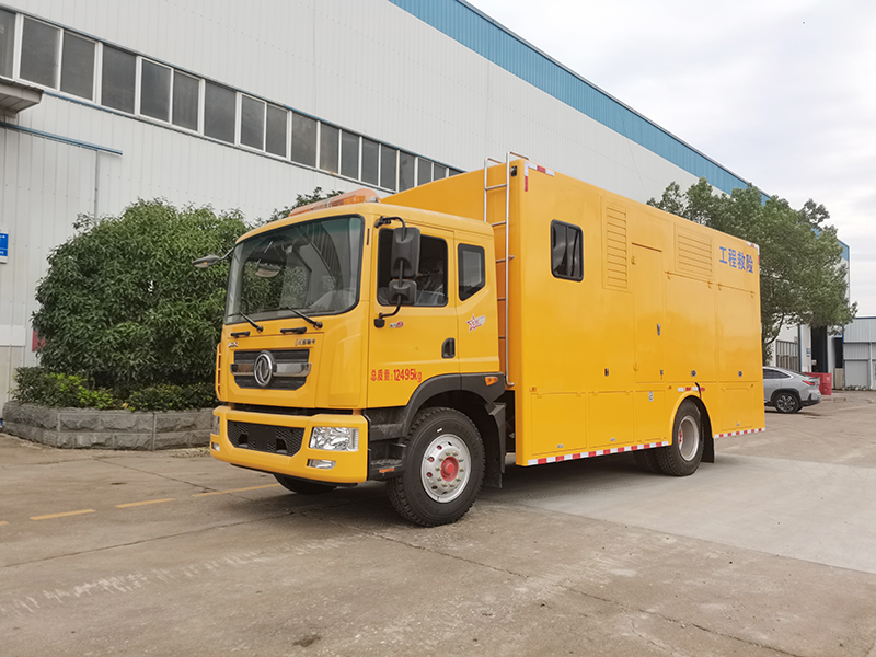 東風(fēng)多利卡3000方排水車（休息室）